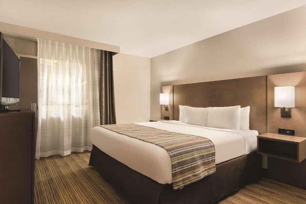 Standard King Room interior